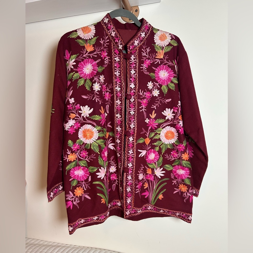 Floral Embroidered Women's Top - Maroon